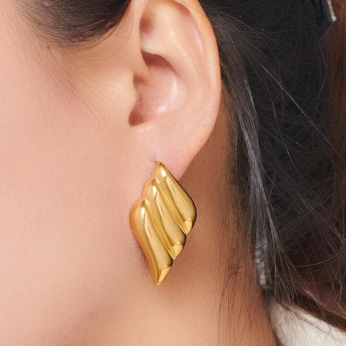 Chunky Gold Statement Earrings for Women, Shell Wing Texture Hyposensitivity Pierced Drop Earrings, Dainty Lightweight Stainless Steel Jewelry Gifts