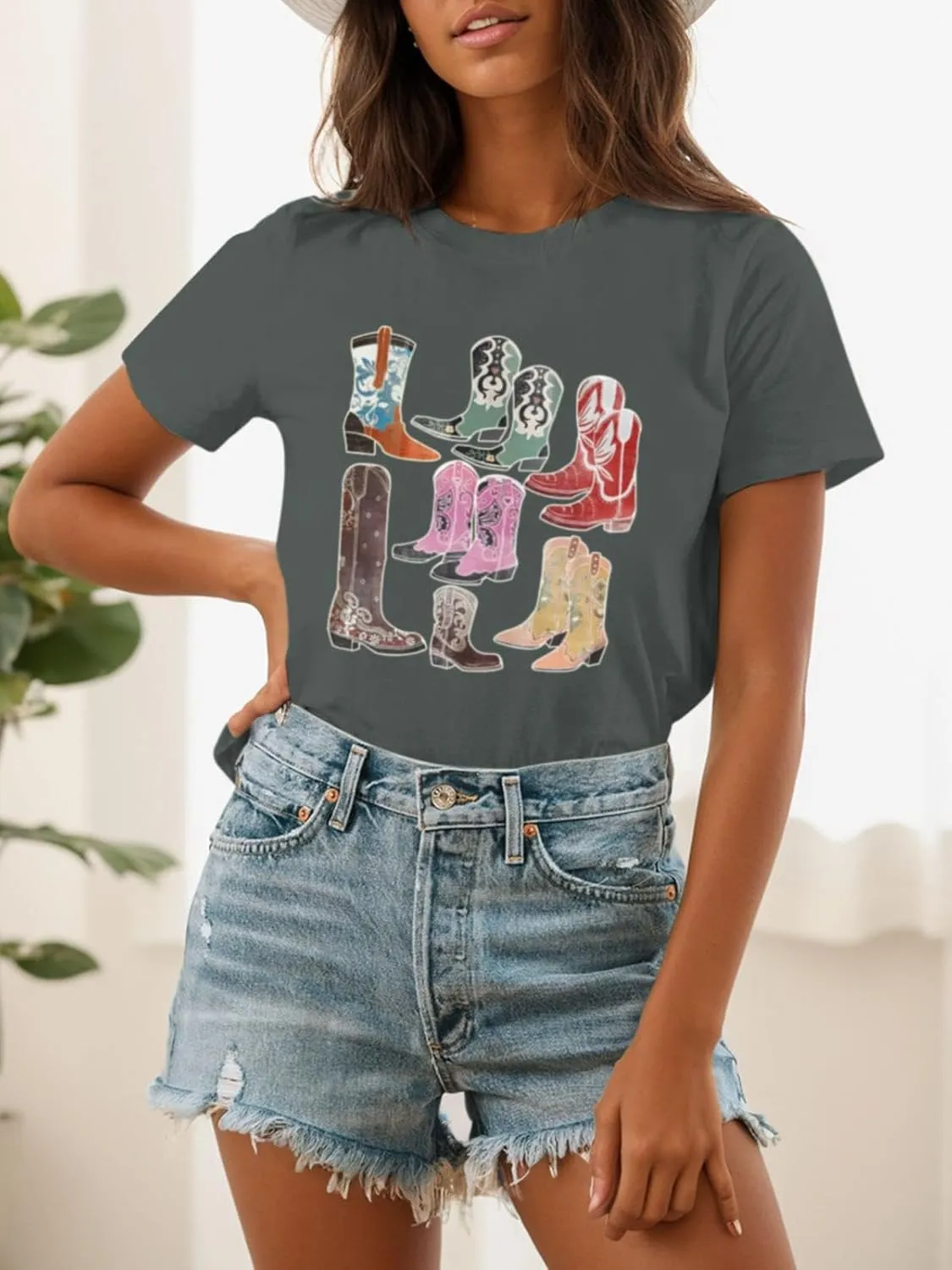 Cowboy Shirts for Women Western Cowgirl Country Graphic Tees Rodeo Boot Vintage T Shirts Music Cute Concert Outfit