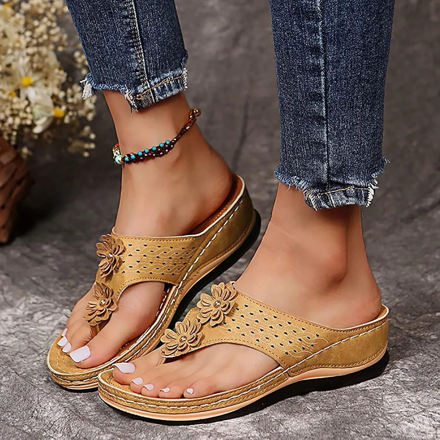 Eduavar Womens Sandals Comfortable, Sandals Women Comfortable Flip Flops with Arch Support Summer Beach Sandals Slippers