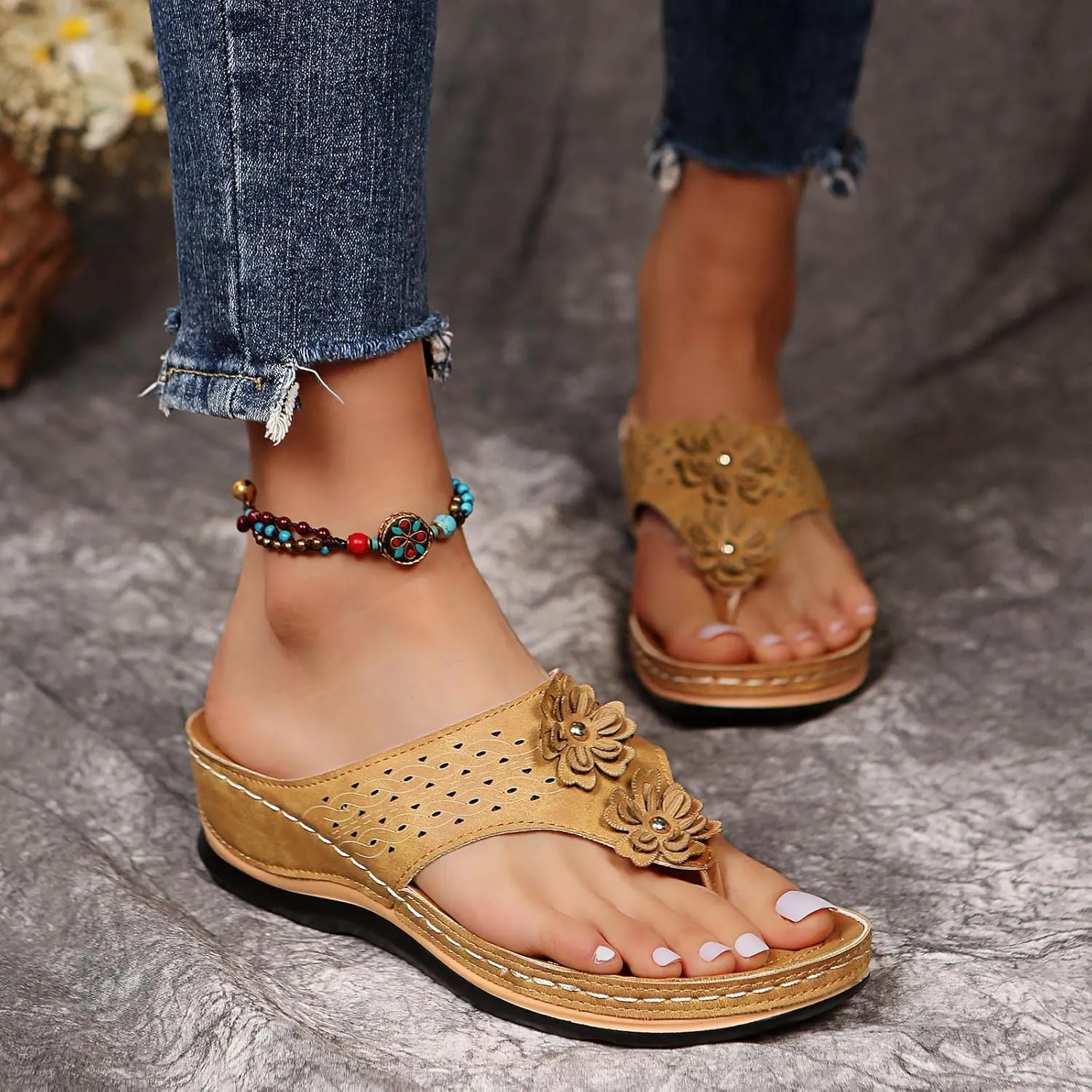 Eduavar Womens Sandals Comfortable, Sandals Women Comfortable Flip Flops with Arch Support Summer Beach Sandals Slippers