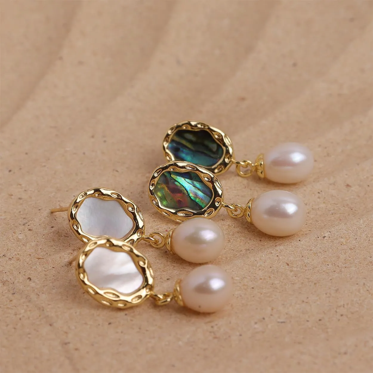 Sonateomber Freshwater Pearl Natural Shell Drop Dangle Earrings for Women, Cute Gold Pearls Earrings Dangling Prom Wedding Holiday Fashion Jewelry Gift